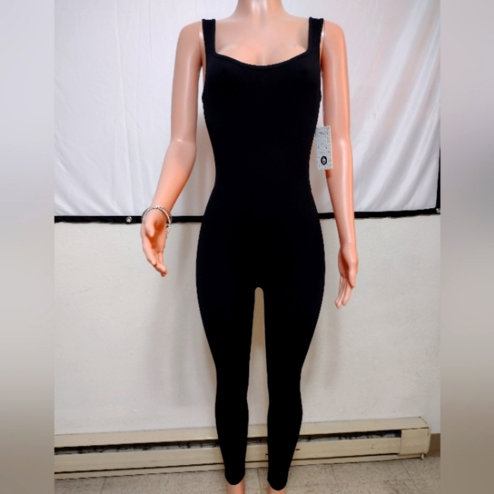 Black Seamless compression bodysuit NWT